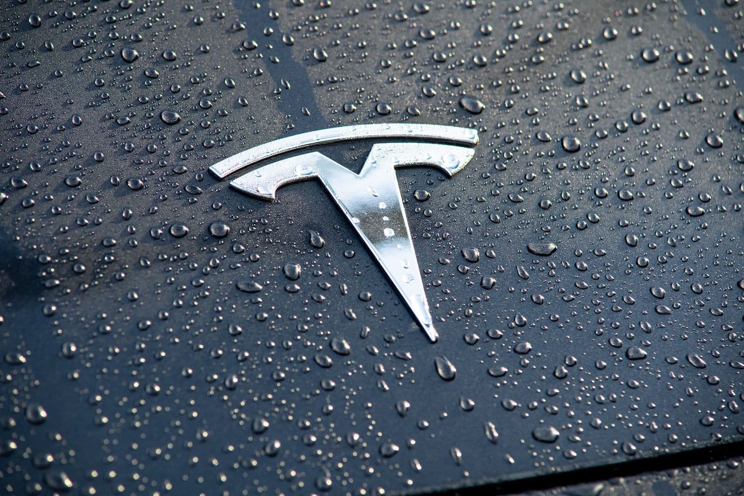 Tesla Roadster บินได้ ผิดกฎหมายหรือไม่? คำตอบชัดเจนคงไม่มาเร็วก่อนปี 2028

