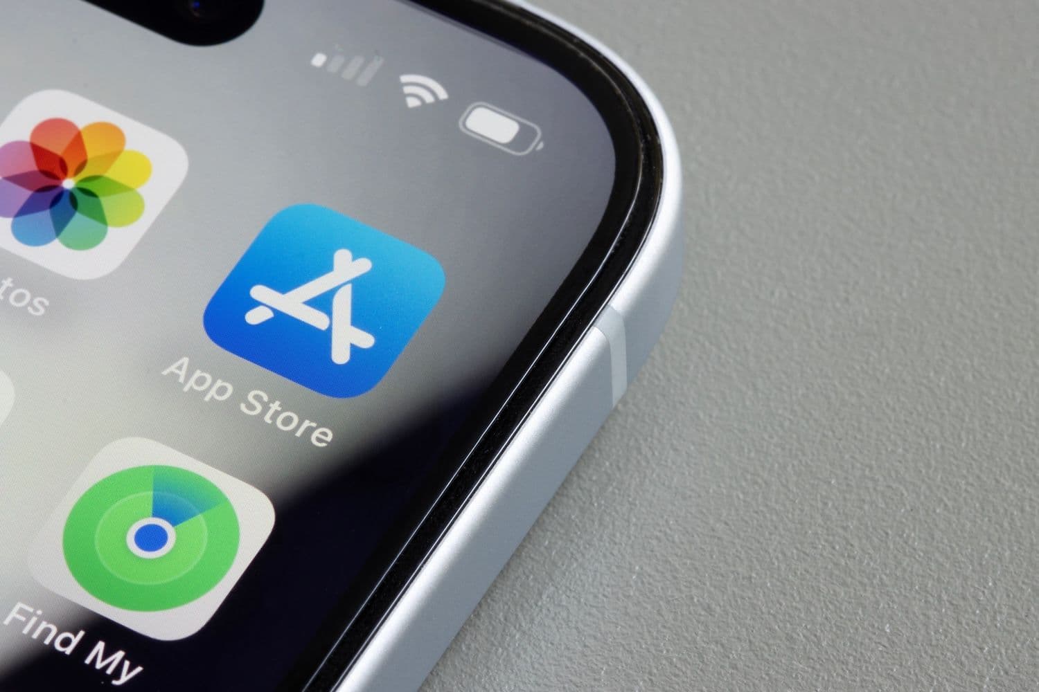 Samsung's Galaxy Z Fold 8 meets Apple's $1,999 iPhone Duo, the foldable iPhone shipping Oct. 23. (Image: Shutterstock)