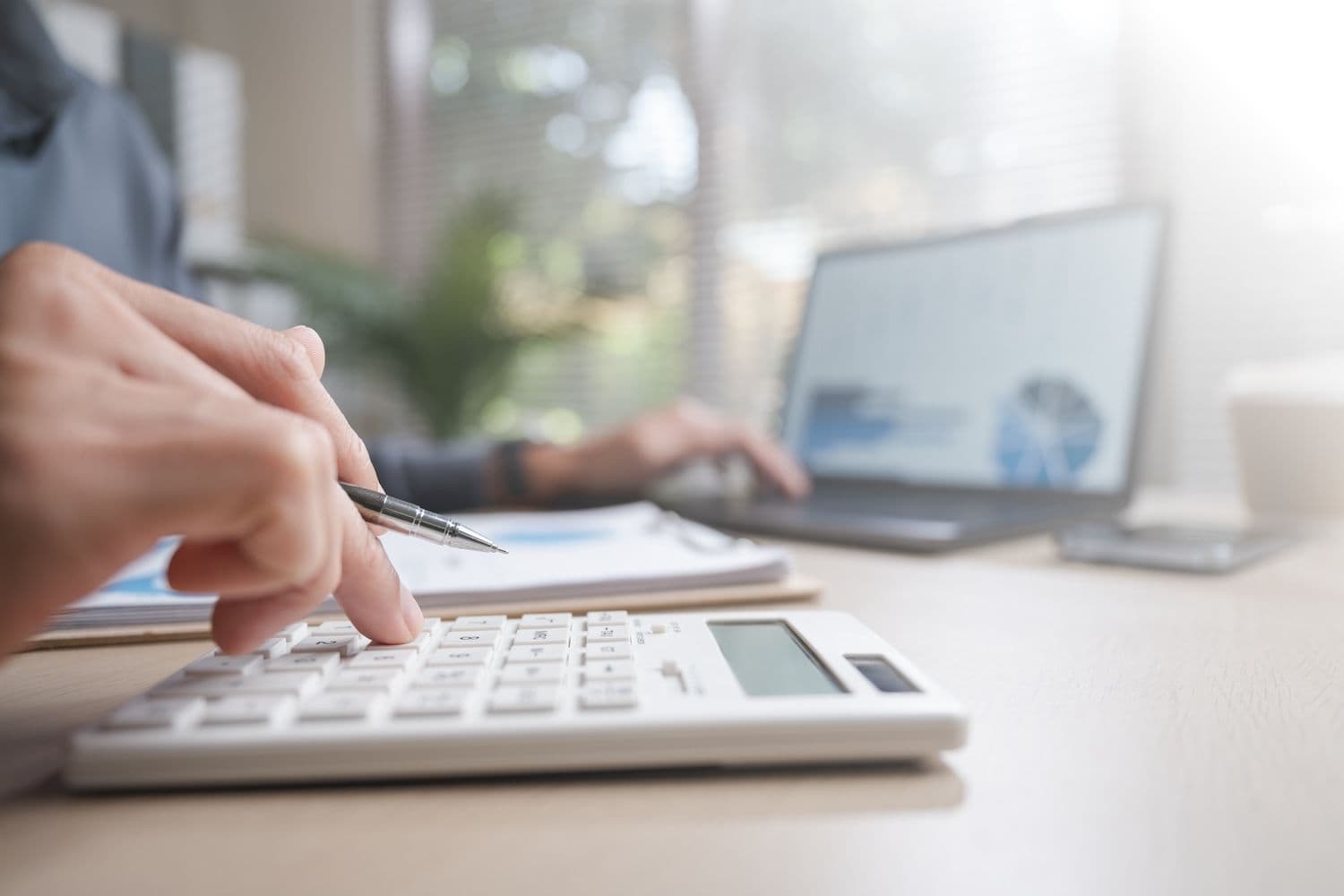 Heavy derivatives selling tests Ethereum’s $2.3K support despite more than $1.5B in spot ETF inflows (Image: Shutterstock)