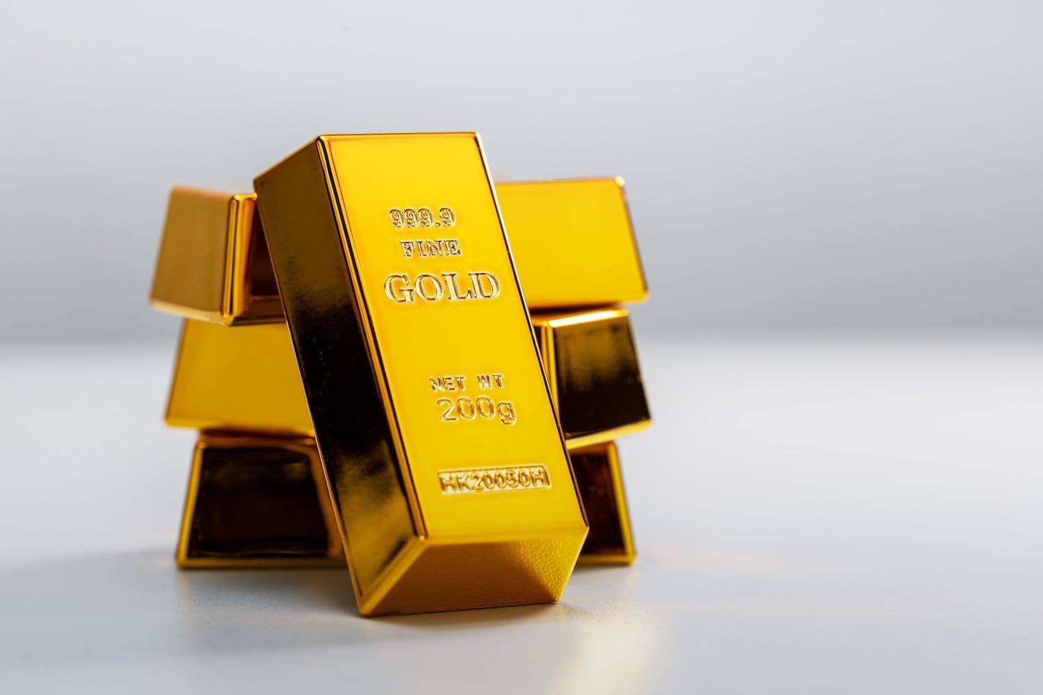 Compare the top 5 platforms to buy gold with USDT in 2026, including fees, trading pairs, and features across spot and derivatives. (Image: Shutterstock)