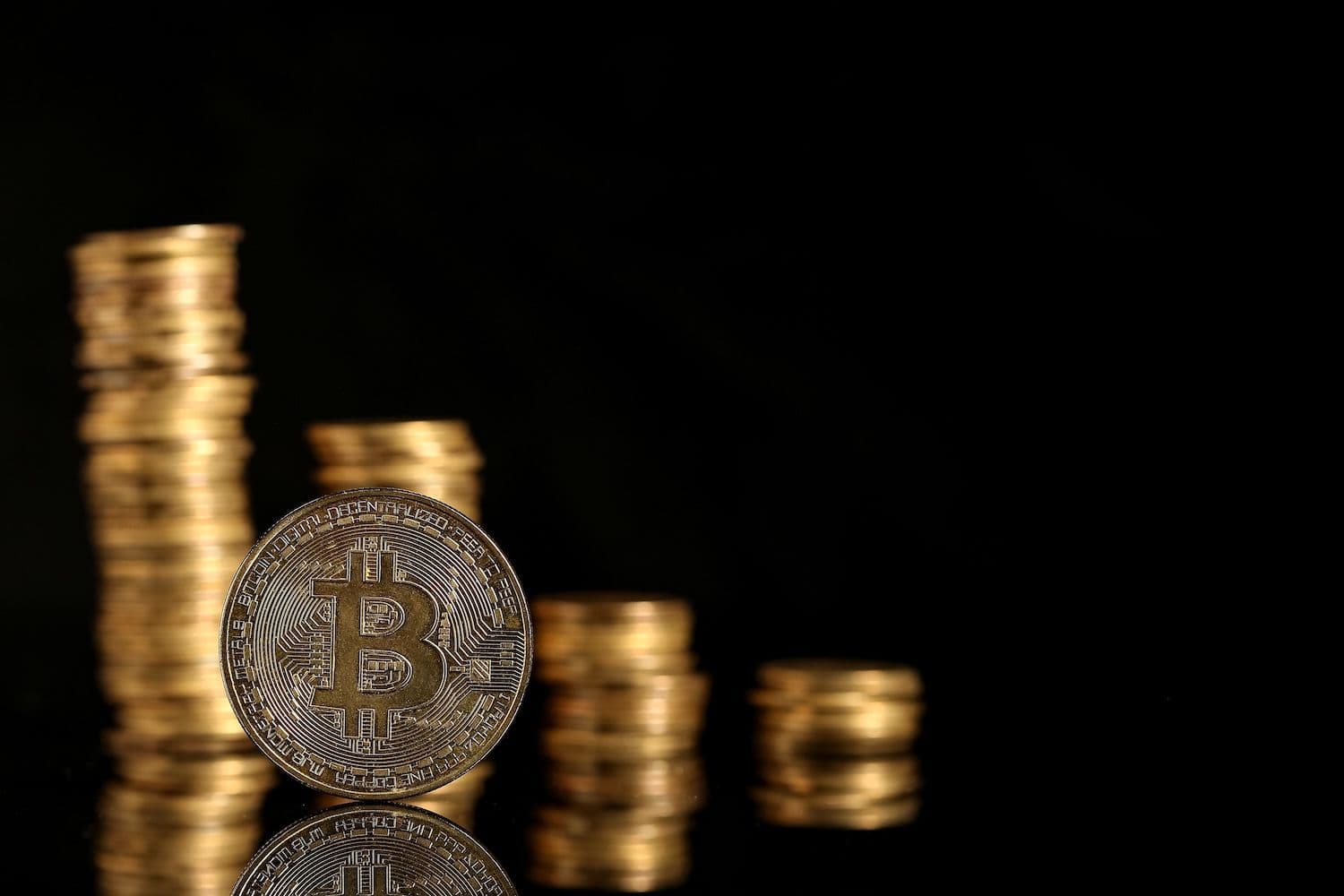Market pressure builds around Bitcoin’s possible $75K breakout as traders debate whether current weakness is a bear trap. (Image: Shutterstock)