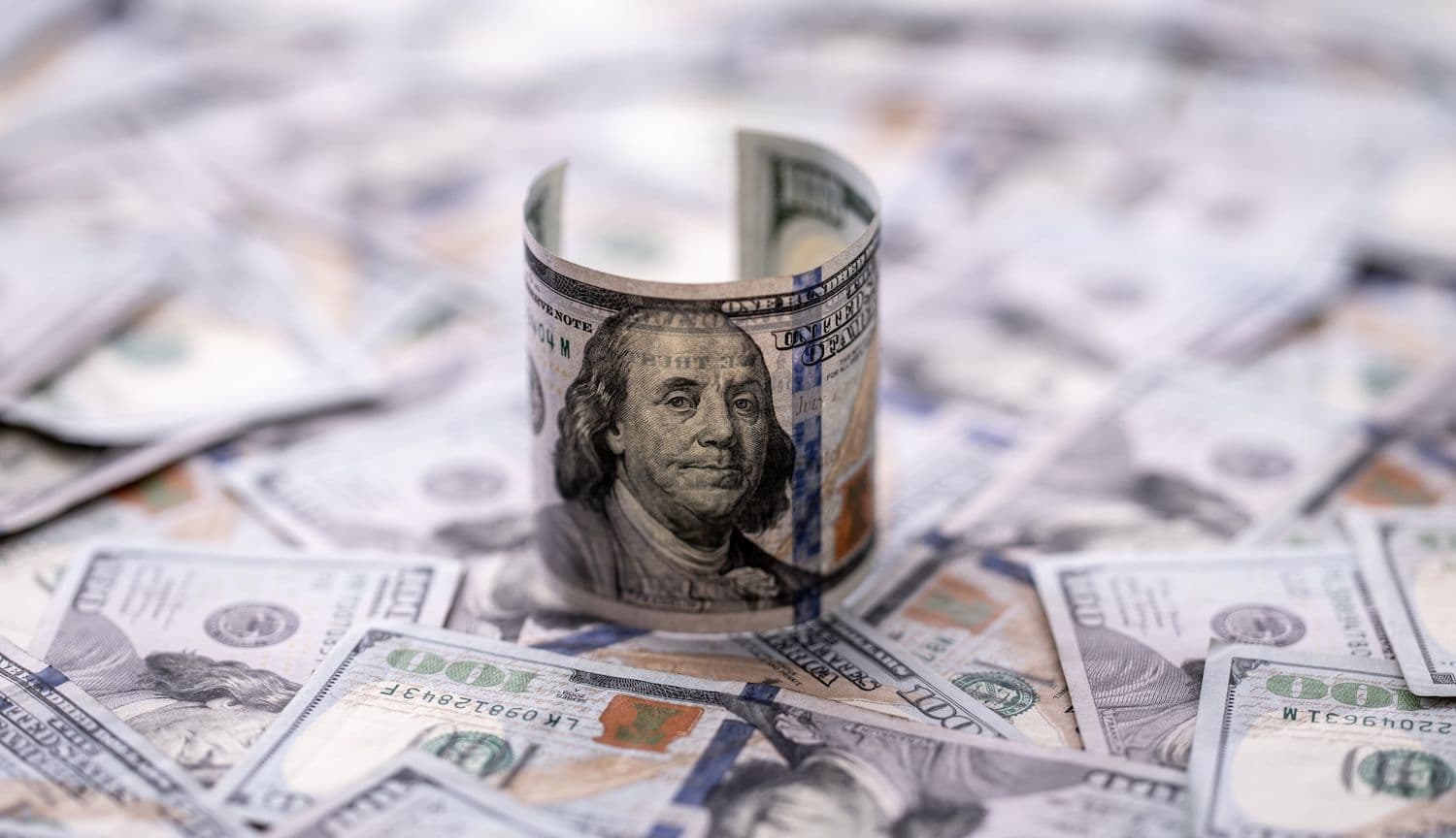 Half a year from compliance, stablecoin issuers still wait on federal rules that agencies never finished. (Image: Shutterstock)