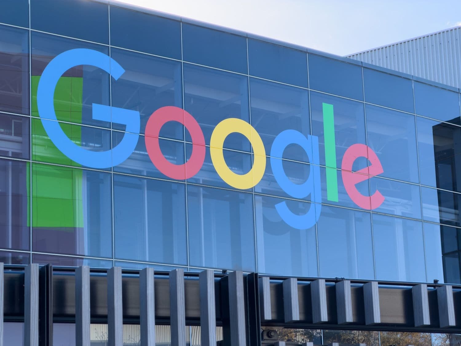 Publisher payment test covers about 100 outlets contributing to Google AI search results (Image: Shutterstock)