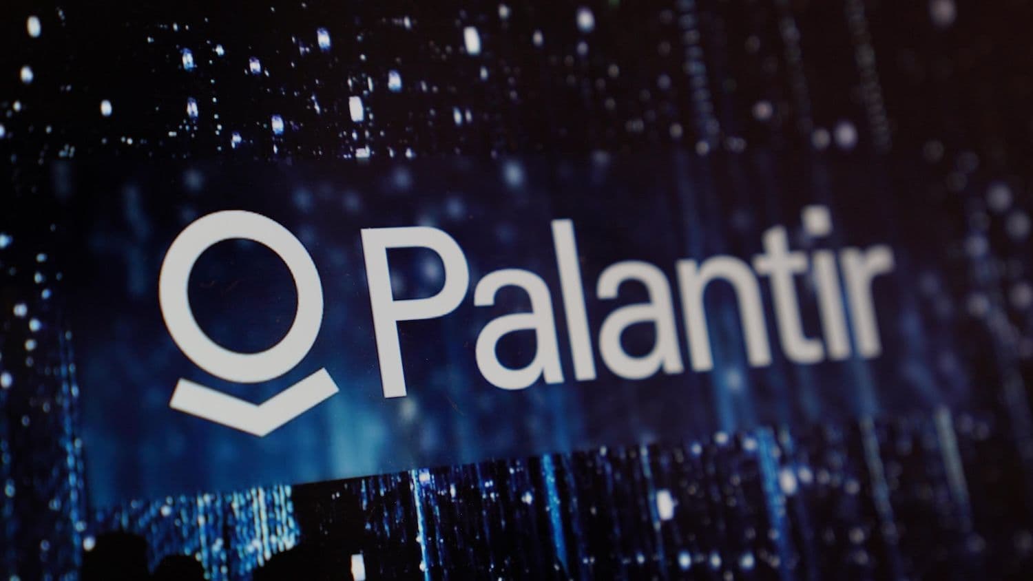 Palantir stock drops as contract scrutiny interrupts rally (Image: Shutterstock)