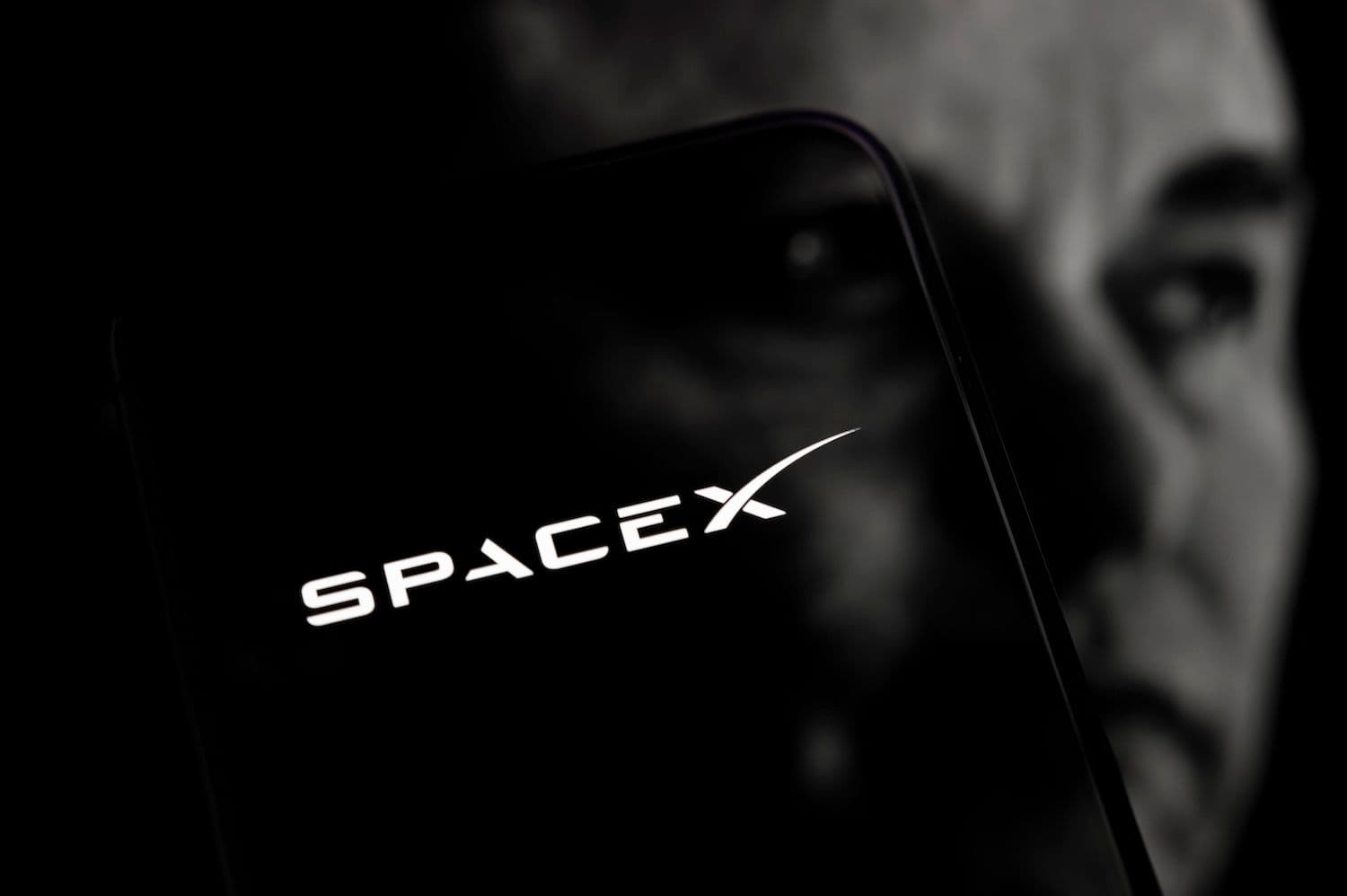 Shares fall despite a $1.6 billion Space Force contract for 18 Falcon 9 launches (Image: Shutterstock)