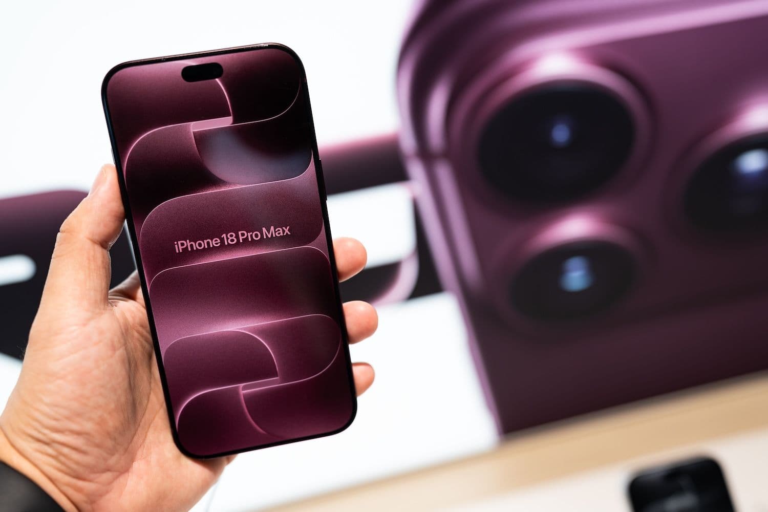 iPhone 18 Pro Max Demand Reportedly Outruns The Pro, Yet Total Orders Hold Flat