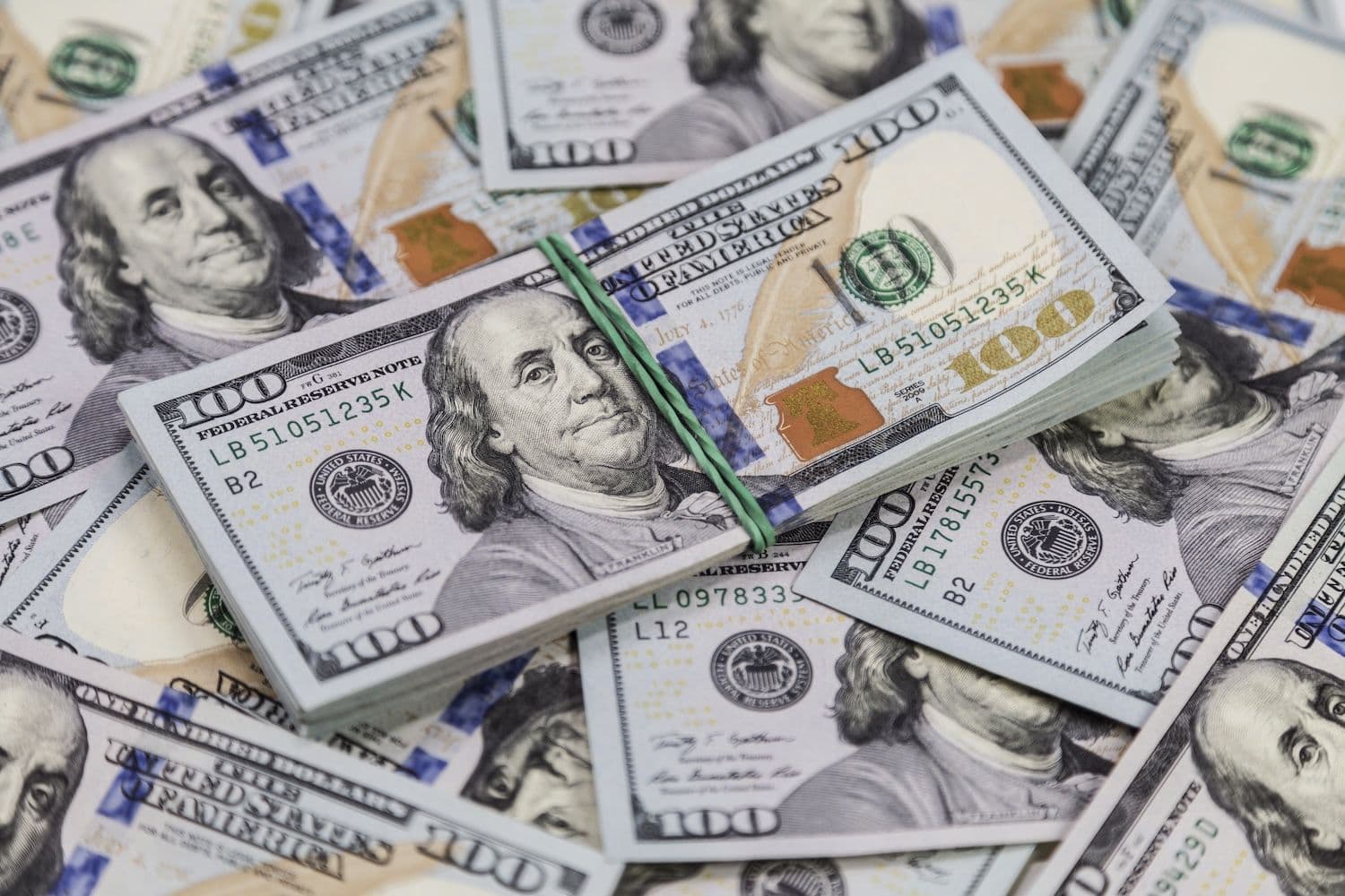 Tether Mint een Record van $8 Miljard USDT Terwijl De Reserves van de Beurs een Hoogtepunt Bereiken en Een Mogelijke Rally Aangeven
