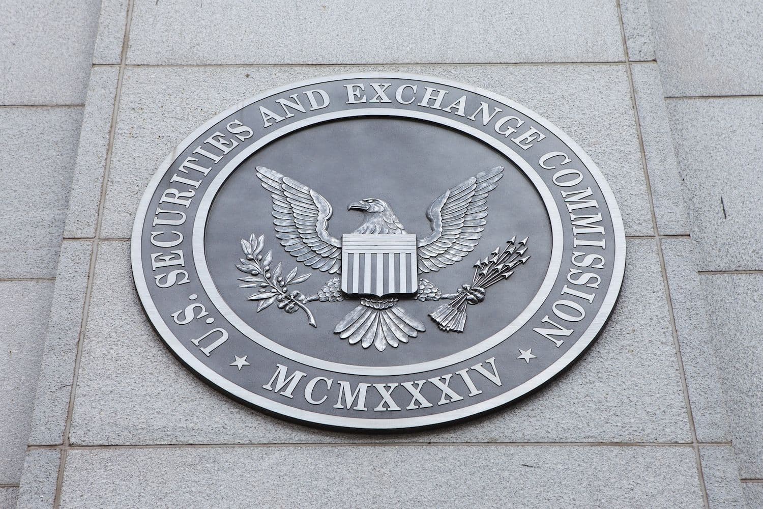 desktop-bitcoin-etf-opsiyon-limitleri-10-kat-arttırıldı-volatilite-38e-düşerken