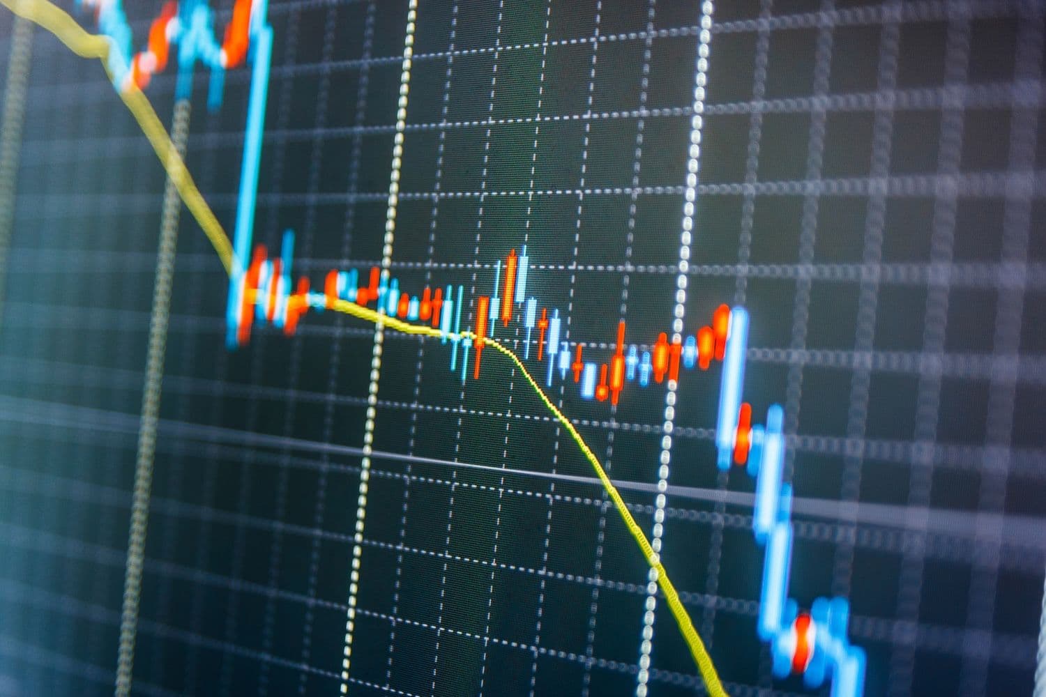 Crypto funds saw $1.67 billion in redemptions over three weeks as Bitcoin recorded its largest outflow of 2026. (Image: Shutterstock)