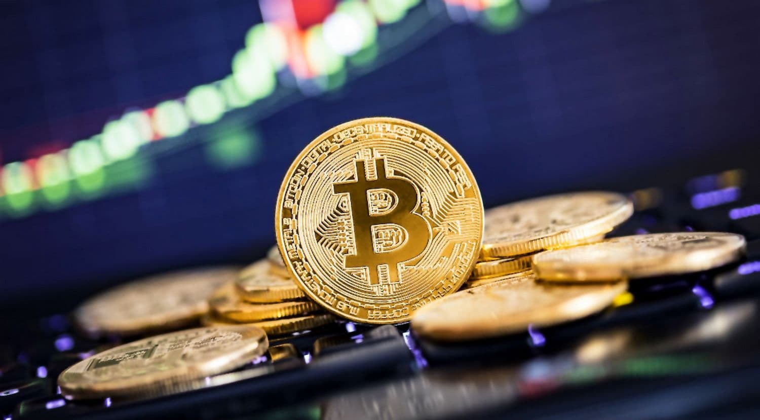 Eight capitulation signals leave Bitcoin near a possible cycle low without confirming a bottom (Image: Shutterstock)