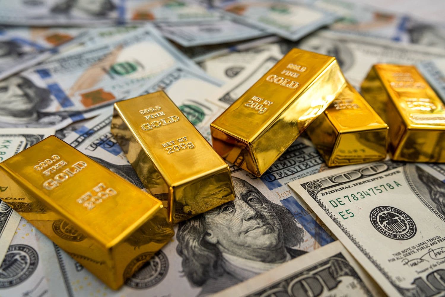 Goud-gedekte Stablecoins Uitgelegd: Hoe Ze Werken en de Top 5 om in de Gaten te Houden
