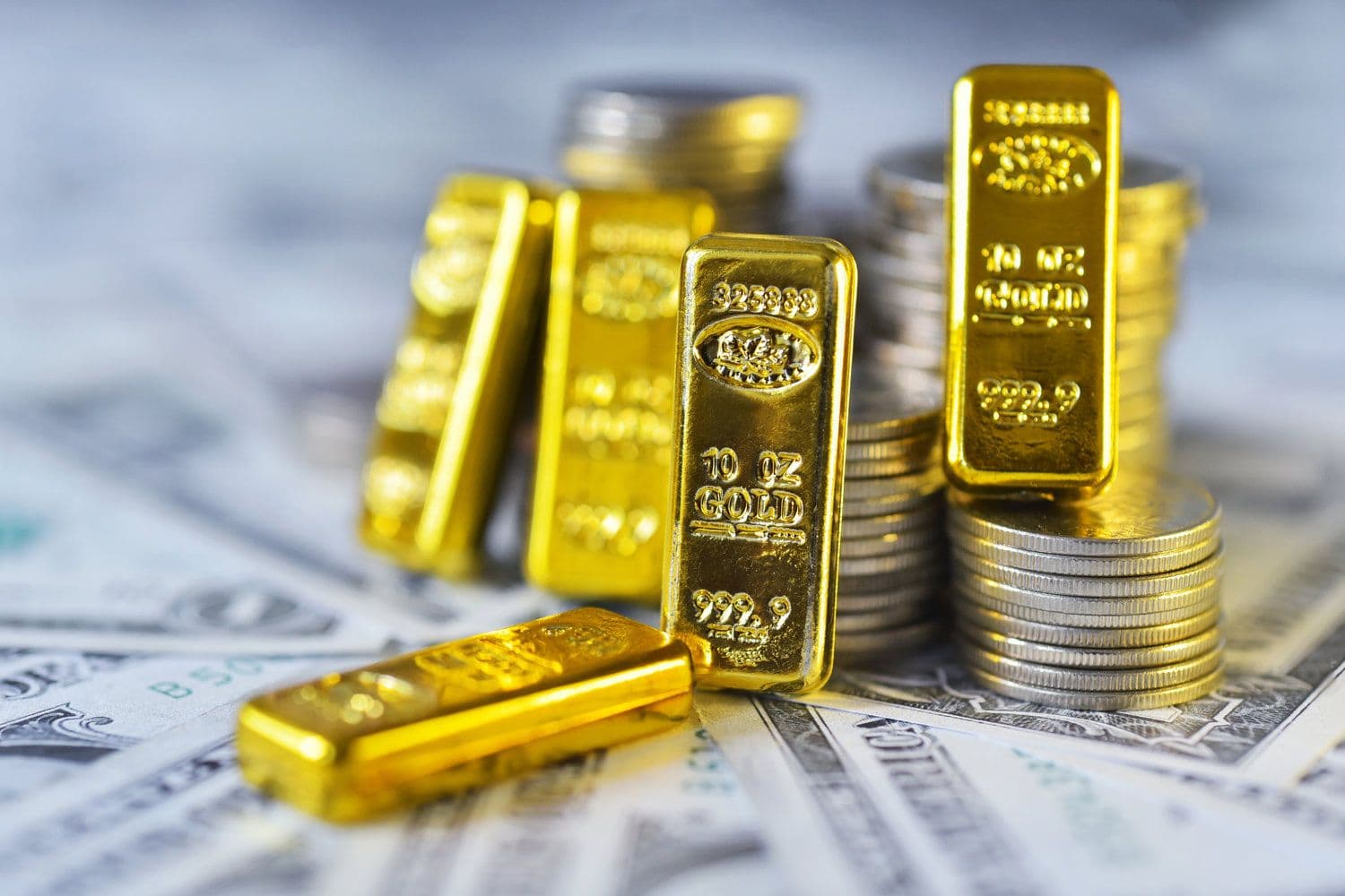 Goud-gedekte tokens stijgen met 24% terwijl traditioneel  goud een 3-jarig investeringspiek bereikt
