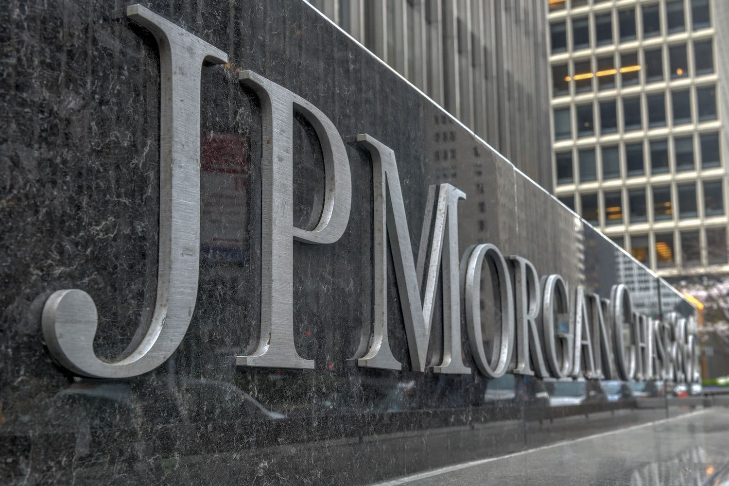 desktop-jpmorgan-organiza-título-de-us-50-milhões-na-solana-marcando-mudança-para-blockchain-pública