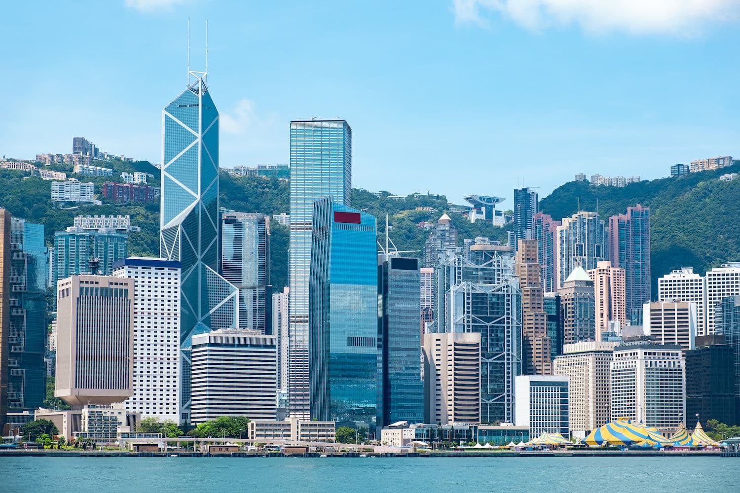 desktop-hong-kong-proíbe-contratos-inteligentes-em-carteiras-frias-e-exige-monitoramento-247