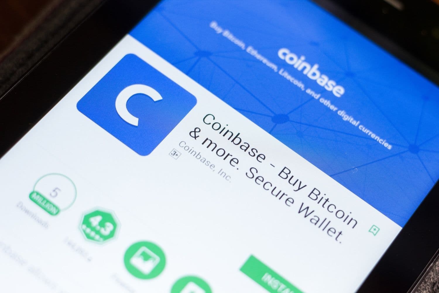 AI Now Writes 40% of Coinbase Code, CEO Targets 50% by October
