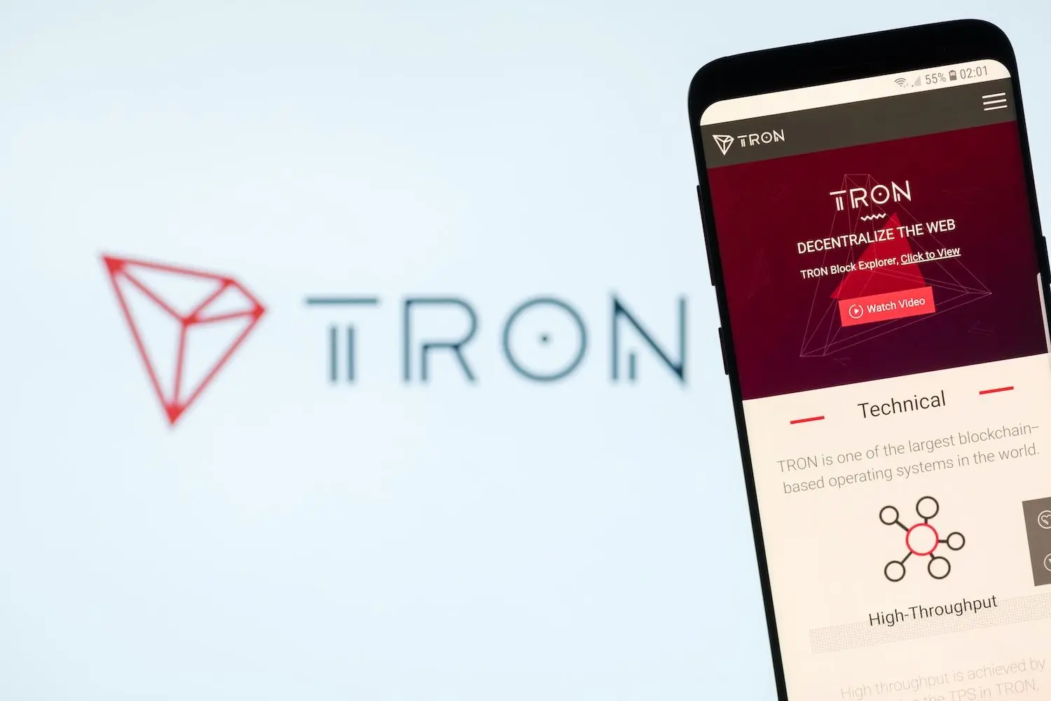 Tron alcanza una capitalización de  mercado de $31.6 mil millones mientras  los rumores de cotización en Coinbase  alimentan el optimismo