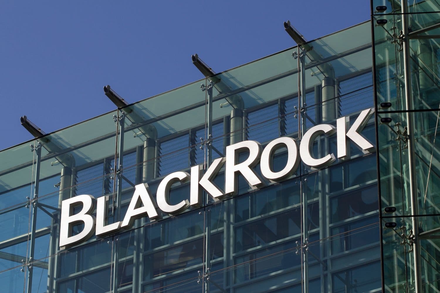 desktop-blackrock-e-vaneck-habilitam-resgates-de-fundos-247-via-rlusd-da-ripple-