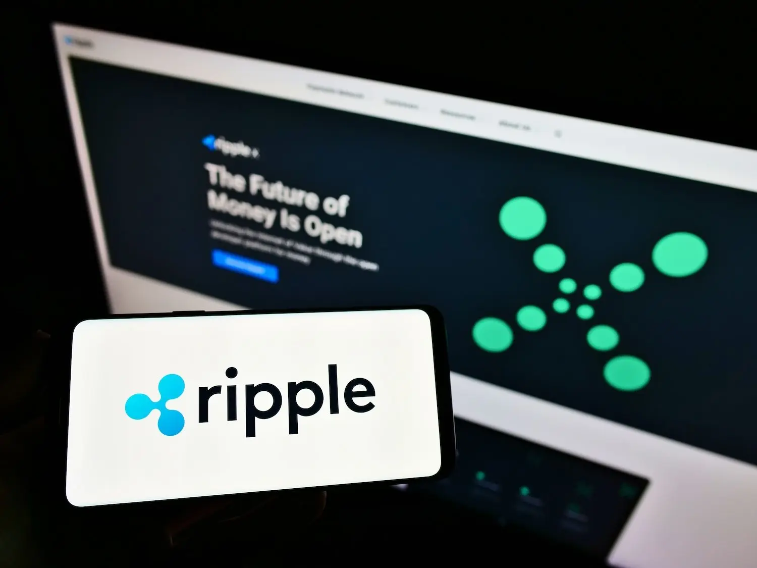 Ripple's RLUSD Stablecoin Hits $1 Billion as Company Enters Institutional Brokerage