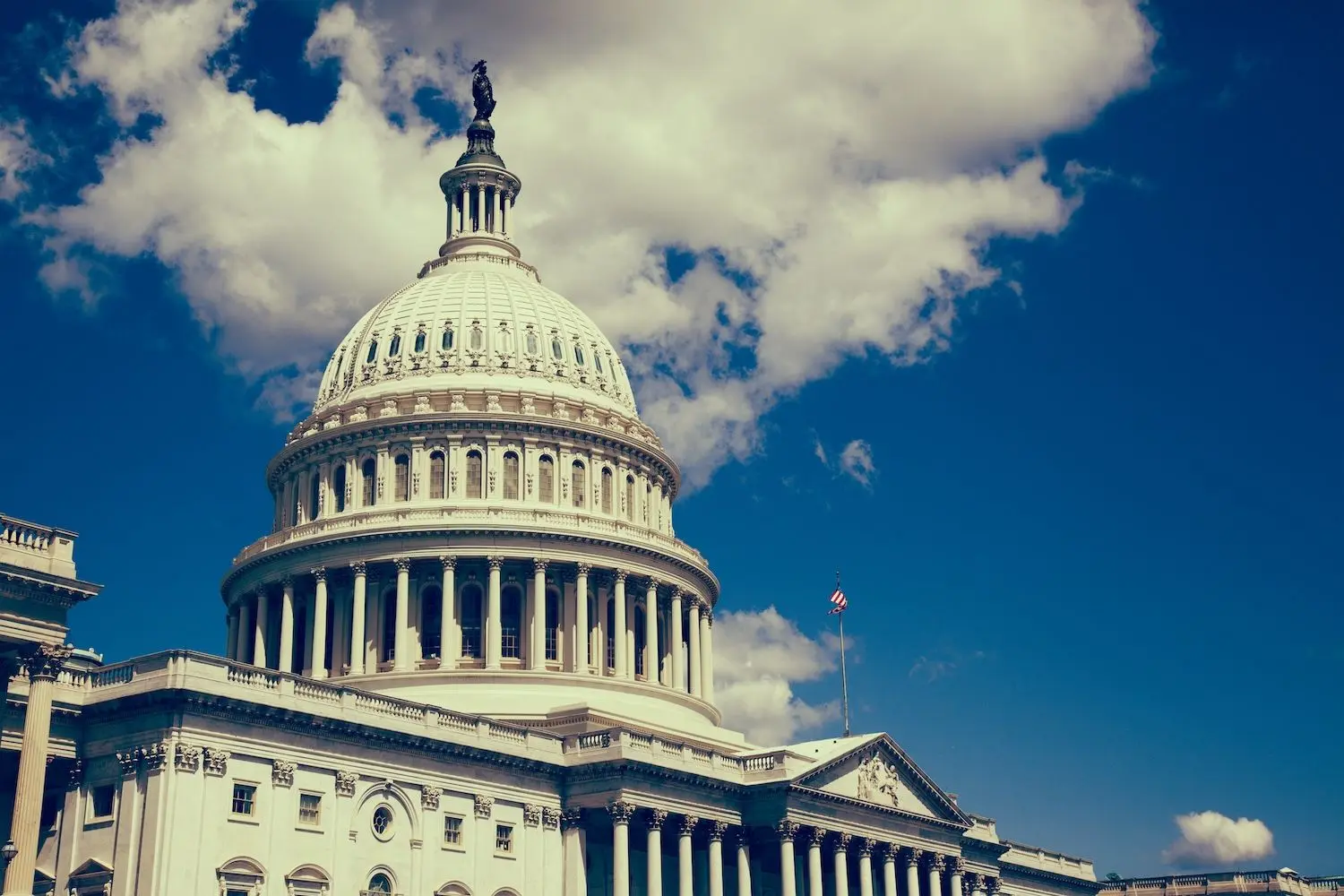 Lummis Bill Advances Toward January Markup On Crypto Market Framework