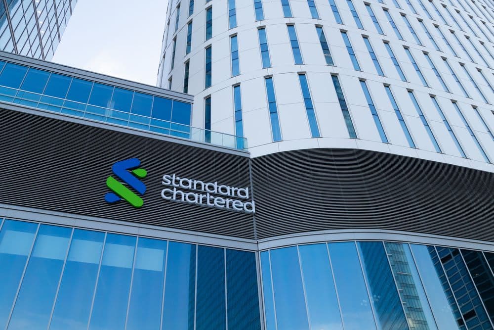 desktop-standard-chartered-e-falconx-lançam-expansão-cripto-institucional-na-ásia-eua-e-oriente-médio