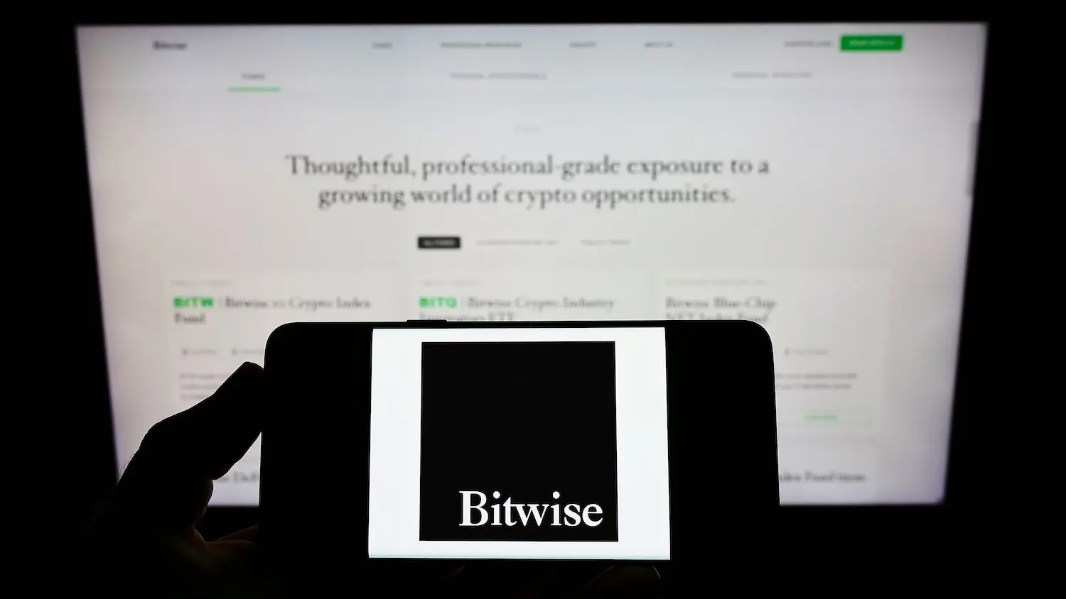 Bitwise Captures $420 Million as Its First Solana ETF Launch Disrupts Competitor Plans