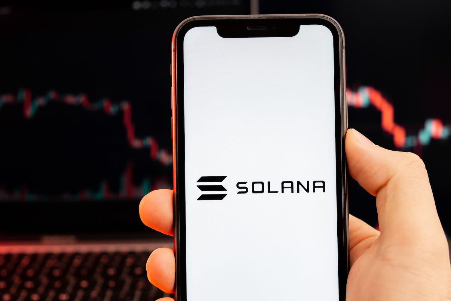 Solana aumenta del 15.6% questa settimana mentre Bitcoin osserva  una potenziale correzione