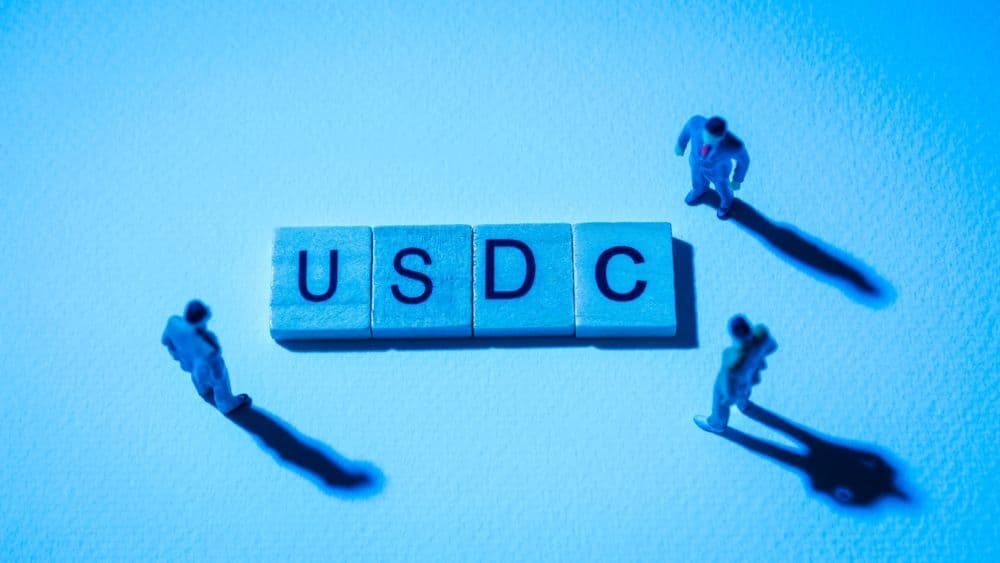 desktop-restructuration-du-marché-des-stablecoins-comment-lachat-de-circle-par-coinbase-ou-ripple-pourrait-remanier-lempire-de-615-milliards-de-dollars-de-lusdc
