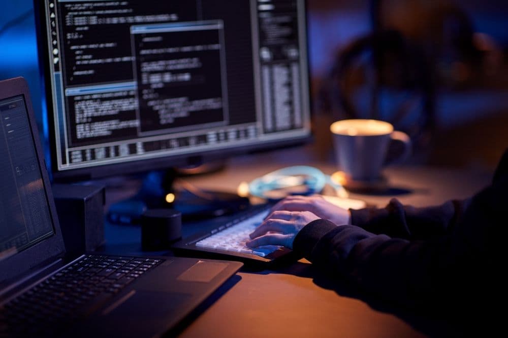 desktop-encerramento-do-marketplace-bidencash-eua-apreendem-milhões-em-cripto-e-dados-pessoais-roubados