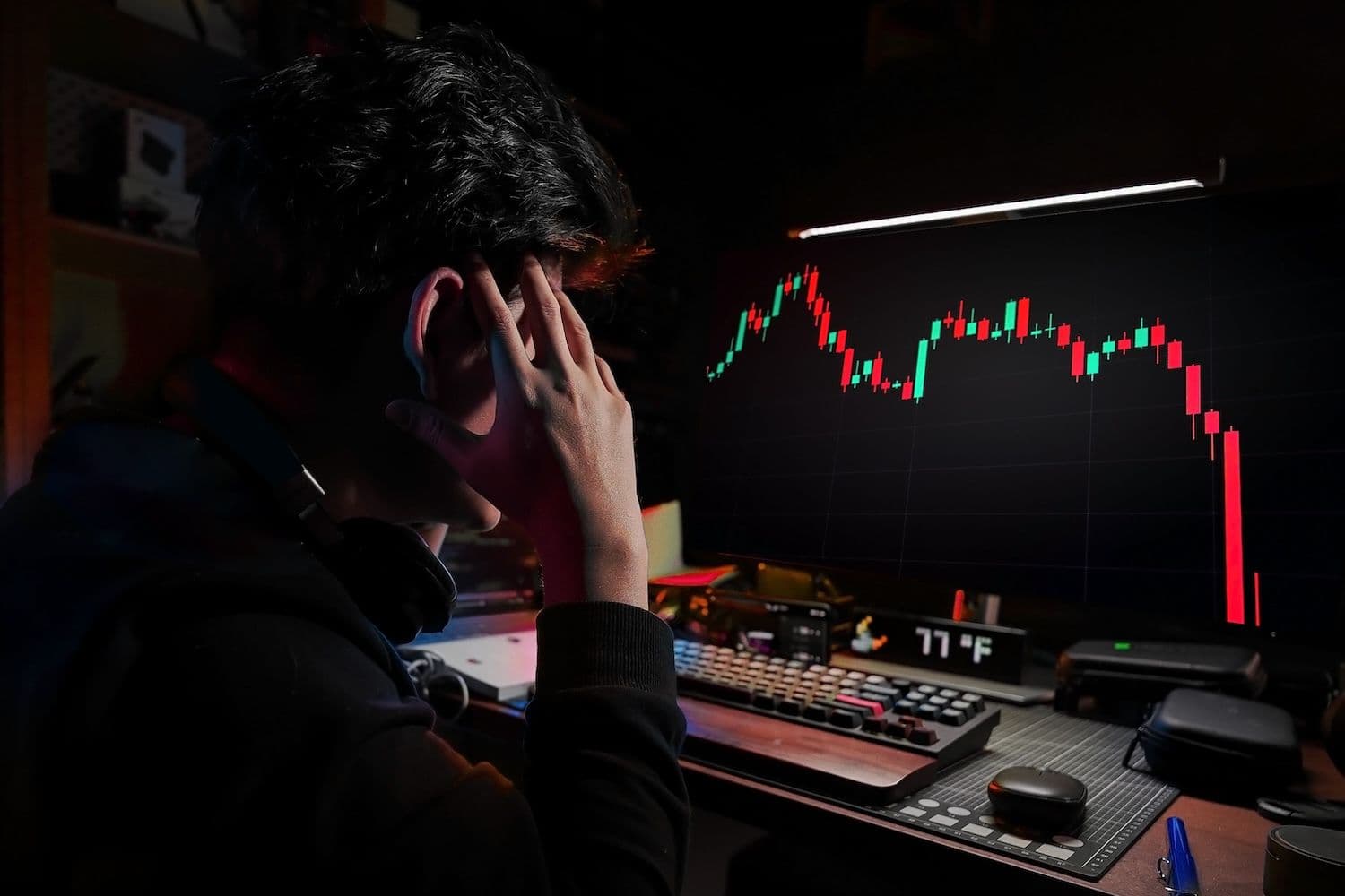 desktop-crypto-berdarah-9-miliar-dilikwidasi-saat-bitcoin-merosot-10-di-tengah-pengumuman-tarif-100-trump-ke-china