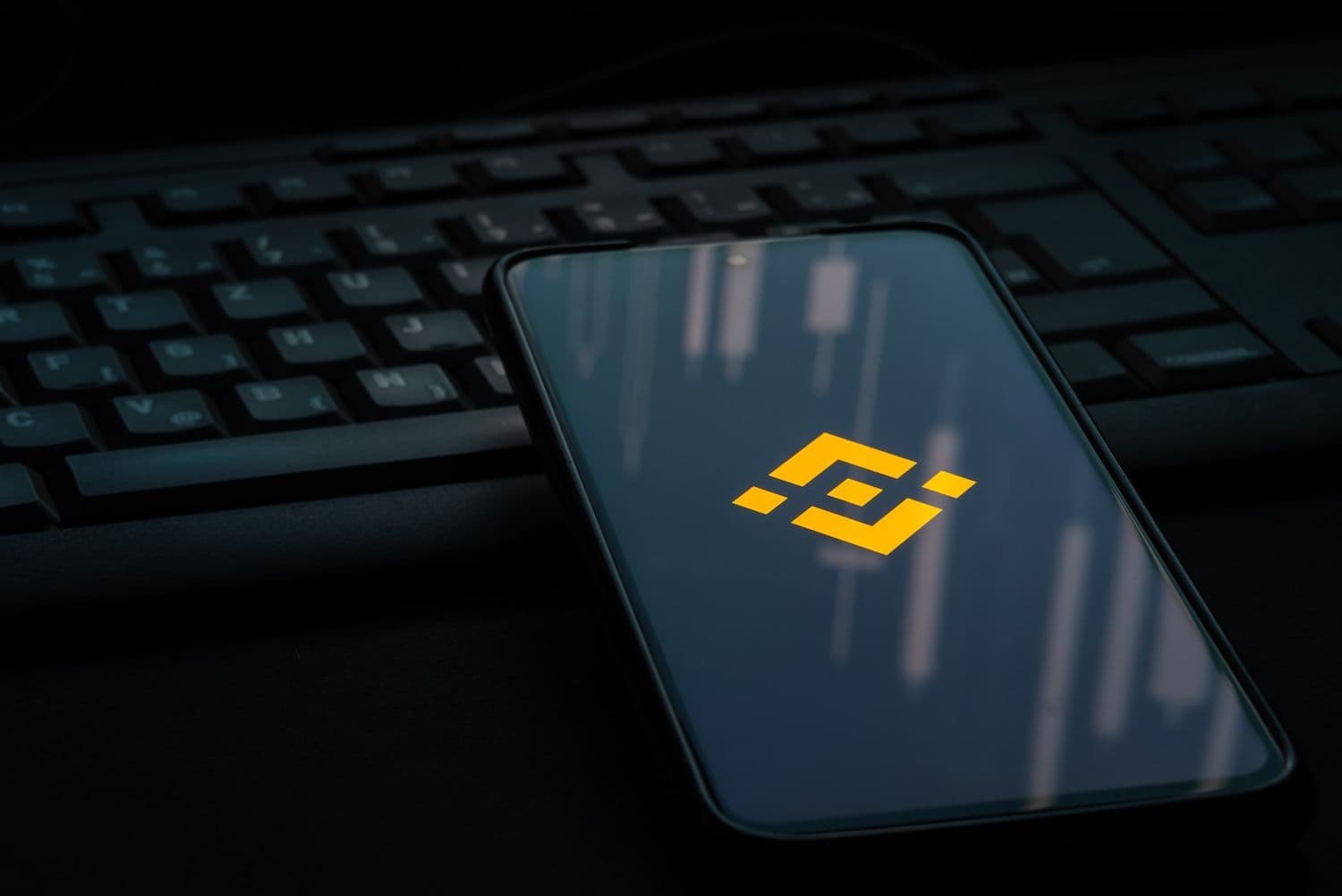 desktop-hyperliquid-vs-binance-crypto-exchange-founders-clash-over-liquidation-transparency-following-market-crash