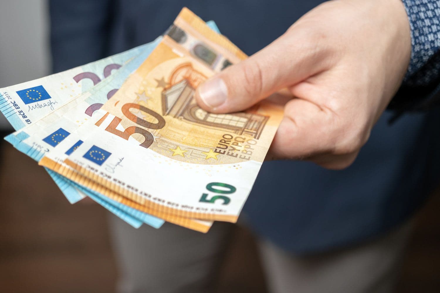 desktop-stablecoins-lastreadas-em-euro-lutam-para-competir-com-o-usd-no-mercado-cripto-europeu
