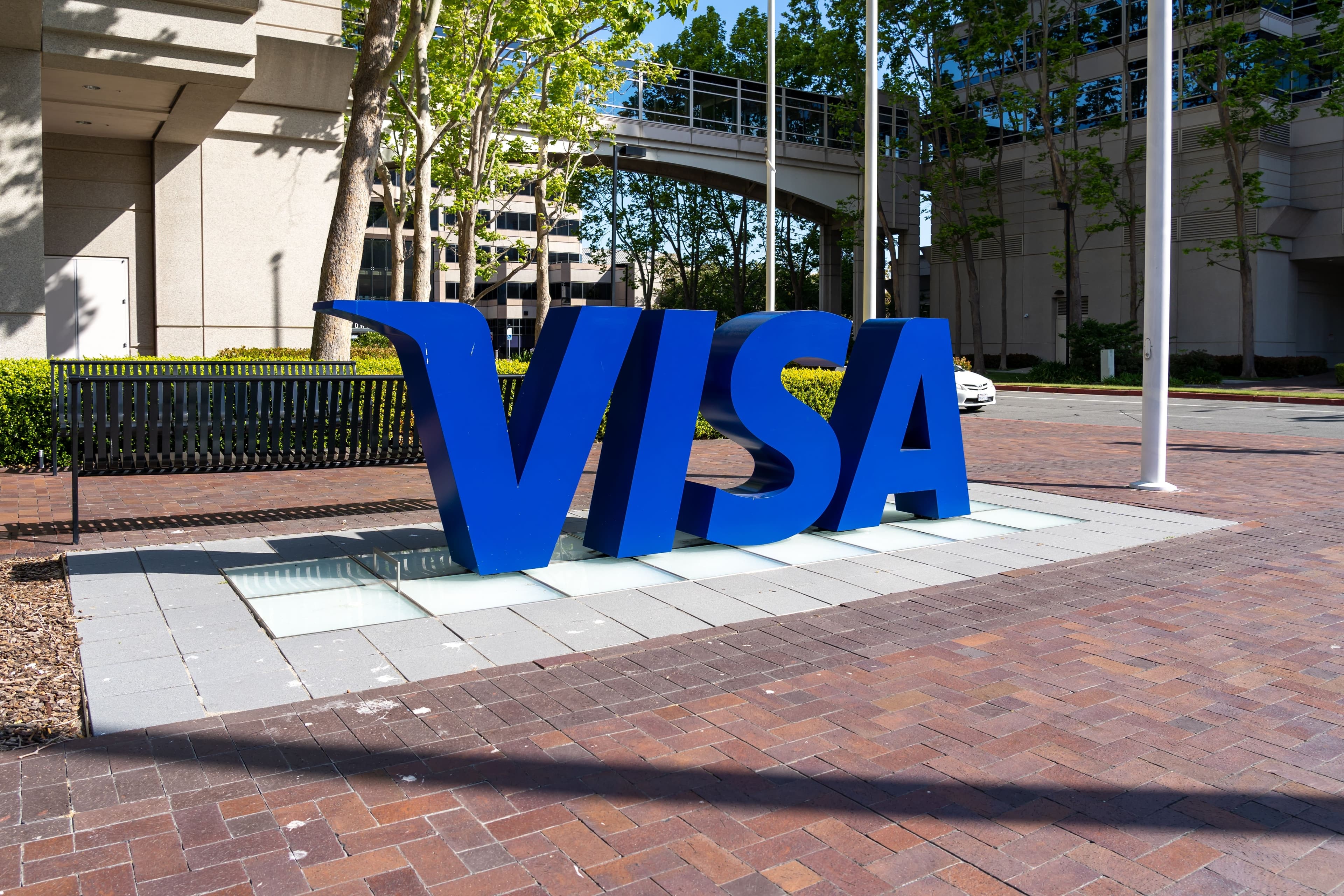 desktop-visa-sinaliza-adoção-limitada-de-stablecoins-e-pede-regulamentação-nos-eua-para-desbloquear-potencial