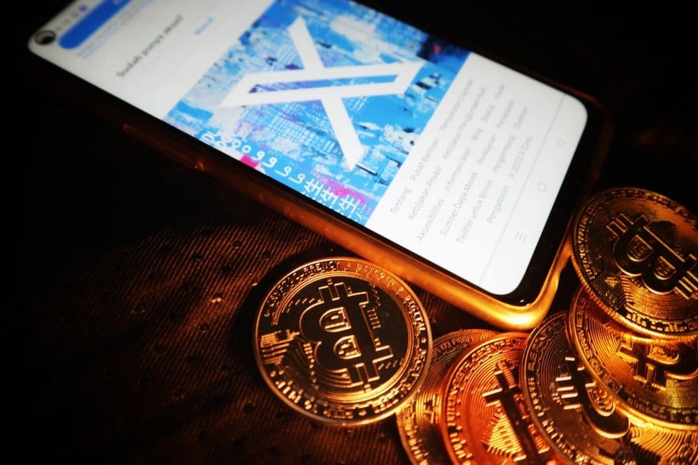 Trending Crypto Topics on X Today: BTC, SOL, ETH and Stablecoins Competition