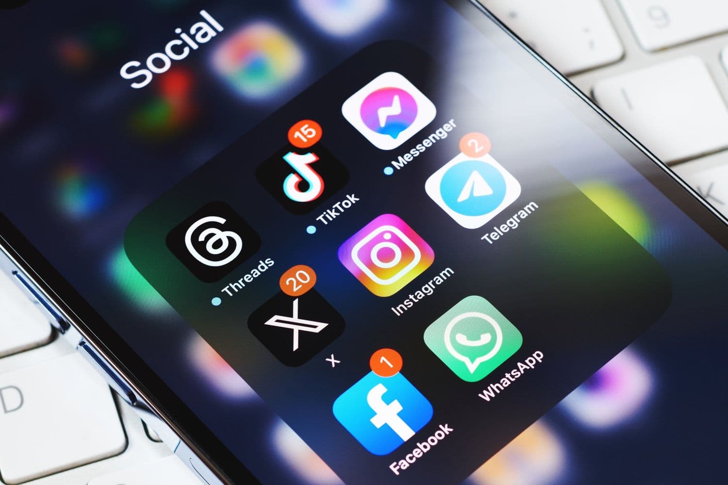 desktop-trending-crypto-topics-on-x-last-week-bitcoins-dominance-and-key-ethereum-upgrades