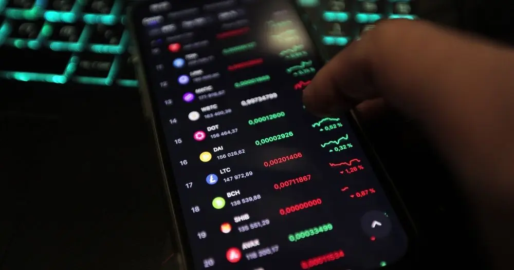 FartcoinとSubsquidはCoinbaseのロードマップに追加され、 価格急騰が新規上場発表に続く
