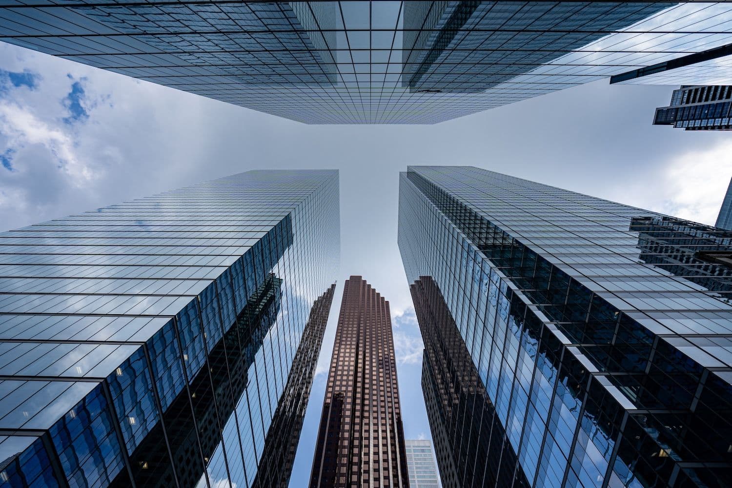 DEX Market Share Hits Record High as CEX Volume Drops 28% in Q2