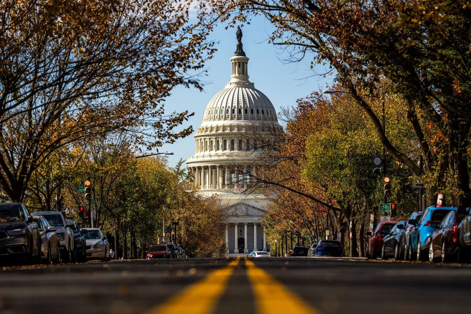 Hoskinson nazywa ustawę CLARITY zagrożeniem dla całej branży krypto