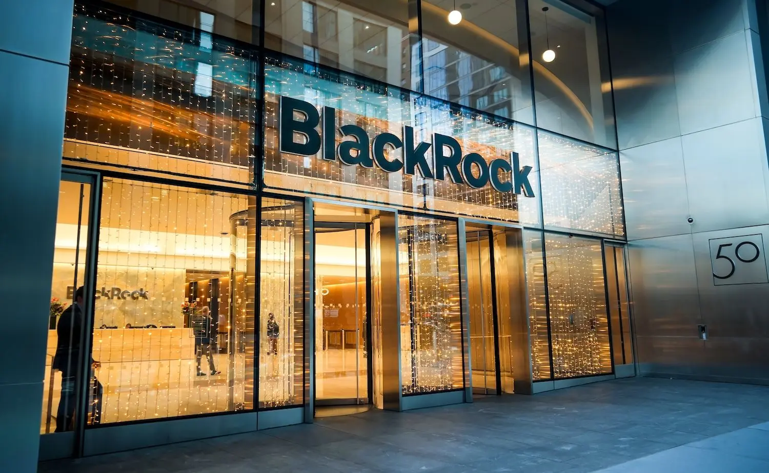 BlackRock запускає Bitcoin ETP на Лондонській фондовій біржі після того, як у  Великій Британії скасували чотирирічну заборону для роздрібних інвесторів