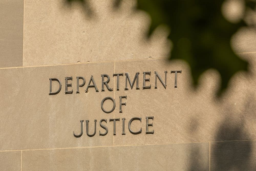 Força-Tarefa dos EUA apreende US$ 580 milhões em cripto de golpes "pig butchering" em apenas 3 meses