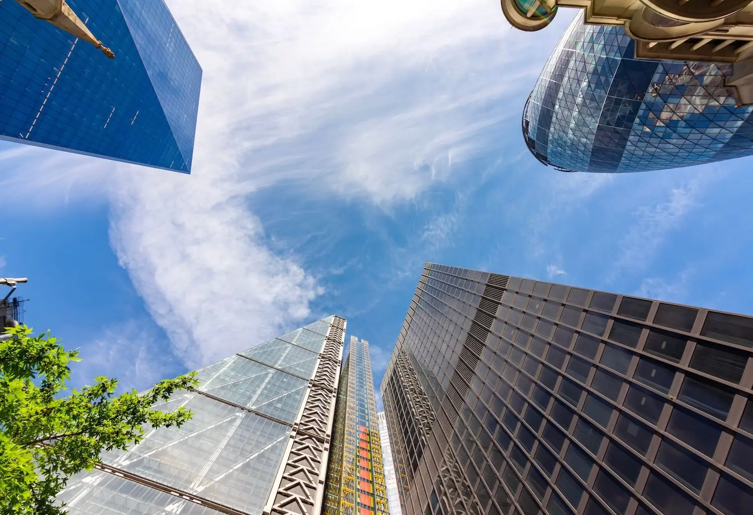 英国の議員、政府のデータが海外で保管されることで "許容できない" セキュリティリスクが生じていると警告し、 デジタルID計画が進展