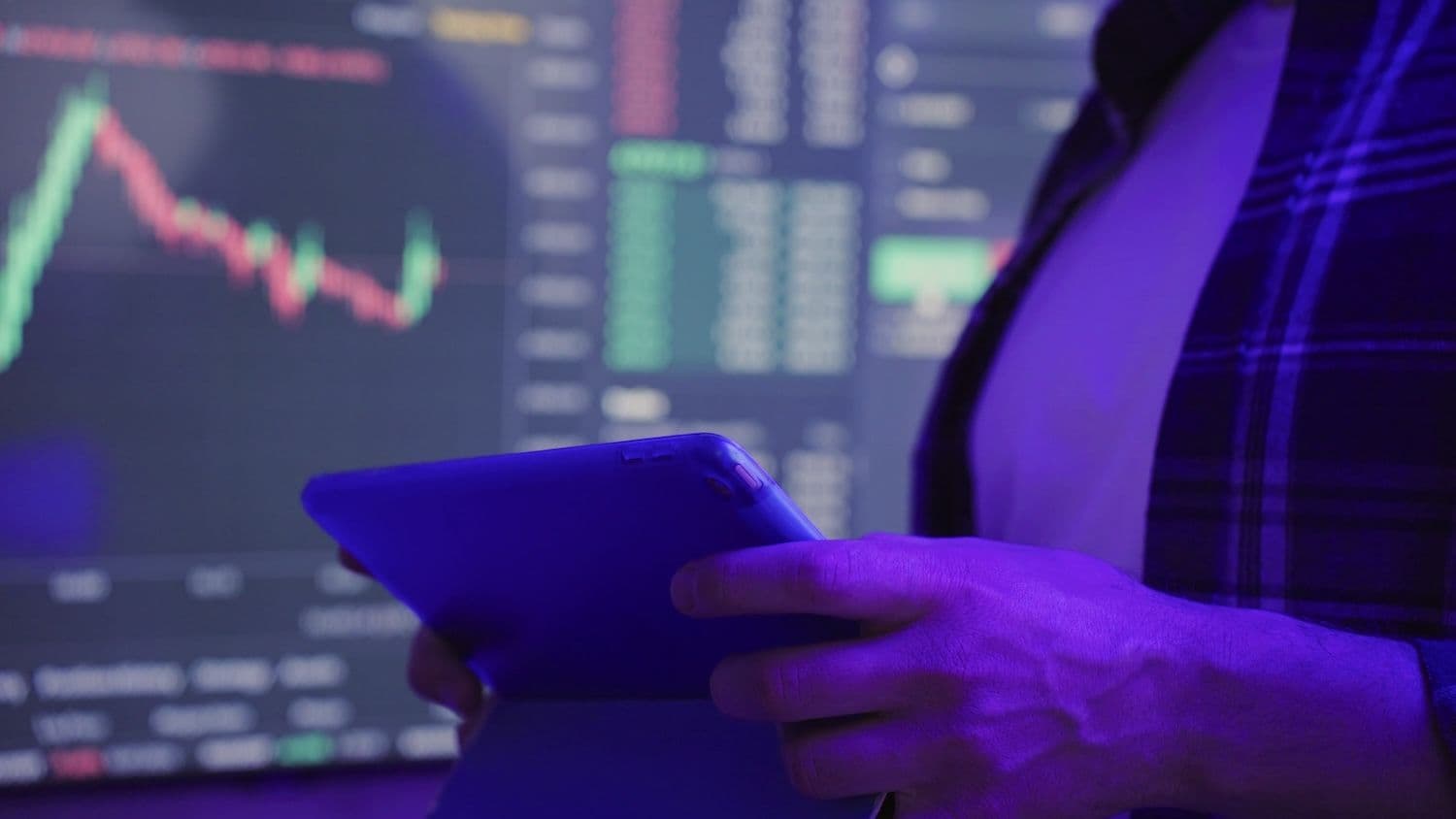 Is Bitcoin's 30% Drop a Buying Opportunity? Here's What Crypto Experts Are Saying