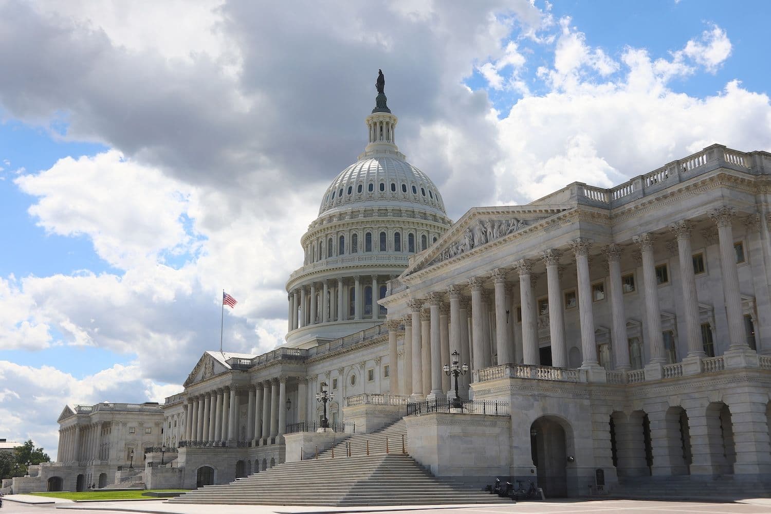 desktop-white-house-says-clarity-act-passage-as-close-as-its-ever-been-despite-coinbase-revolt