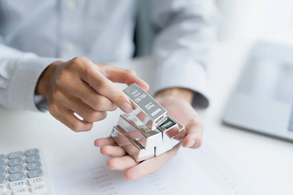 desktop-prata-atinge-recorde-histórico-de-us-95-enquanto-bitcoin-luta-abaixo-de-us-91-mil