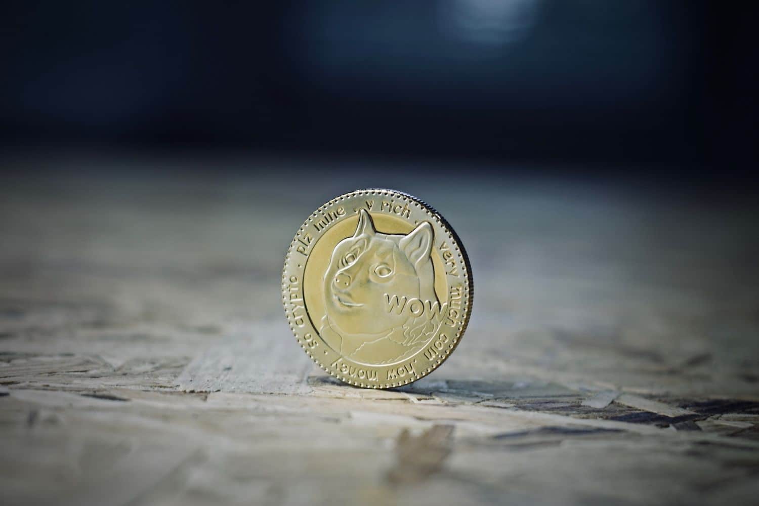 Cooling derivatives activity contrasts with Dogecoin holding near $0.09 after its late-August rally. (Image: Shutterstock)
