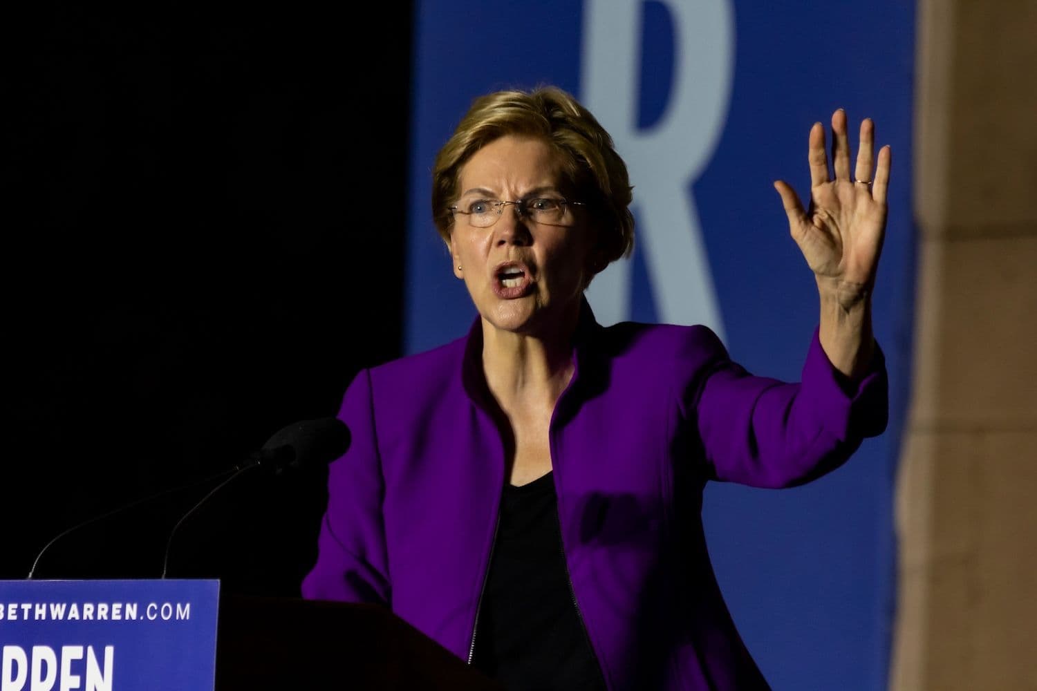 Warren challenges SpaceX IPO before Nasdaq listing over valuation and investor risks. (Image: Shutterstock)