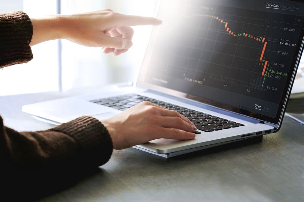 การชำระบัญชี Bitcoin ทะยานขึ้นเมื่อทรัมป์ขู่ว่าจะเพิ่มภาษีกับสหภาพยุโรปทำให้ตลาดคริปโตผันผวน