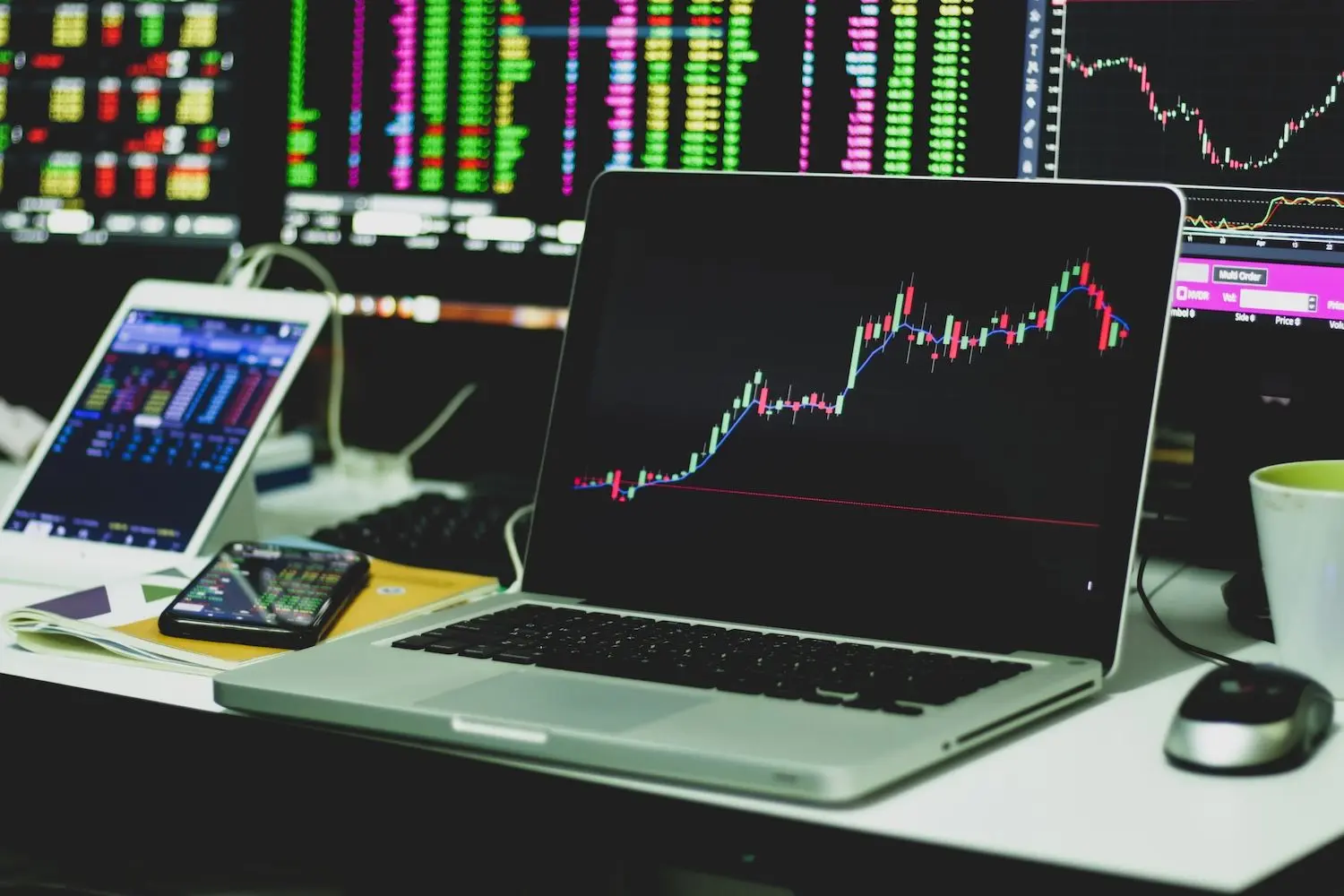 Best Platforms to Trade Crypto, Gold, and Stocks Together