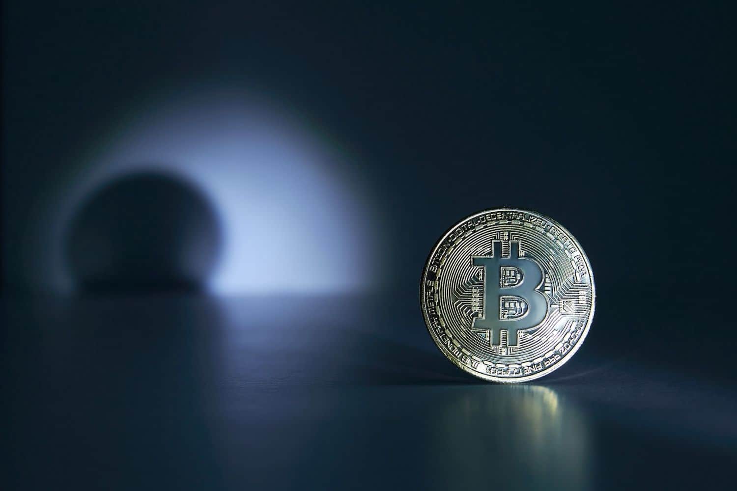 Bitcoin returned to about $82,000 after buyers reversed a short drop under $80,000, and Zcash led large-cap tokens with an 8% gain (Image: Shutterstock)