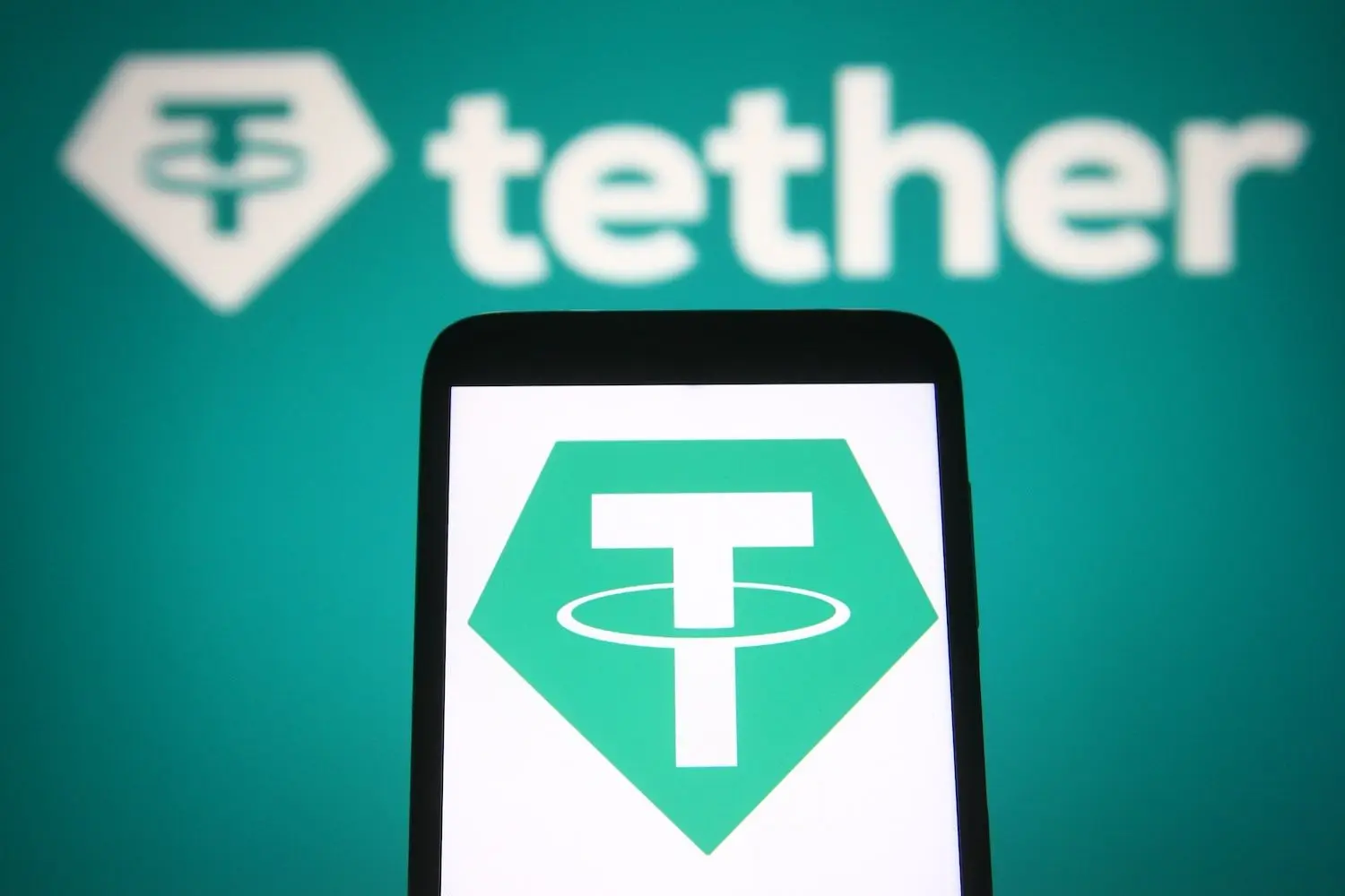 Paolo Ardoino rejects a $1 billion Tether blockchain narrative while USDT stays on external networks (Image: Shutterstock)