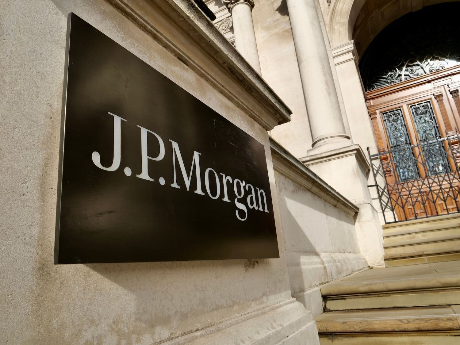 desktop-can-clarity-act-reshape-crypto-markets-in-2026-jpmorgan-says-yes
